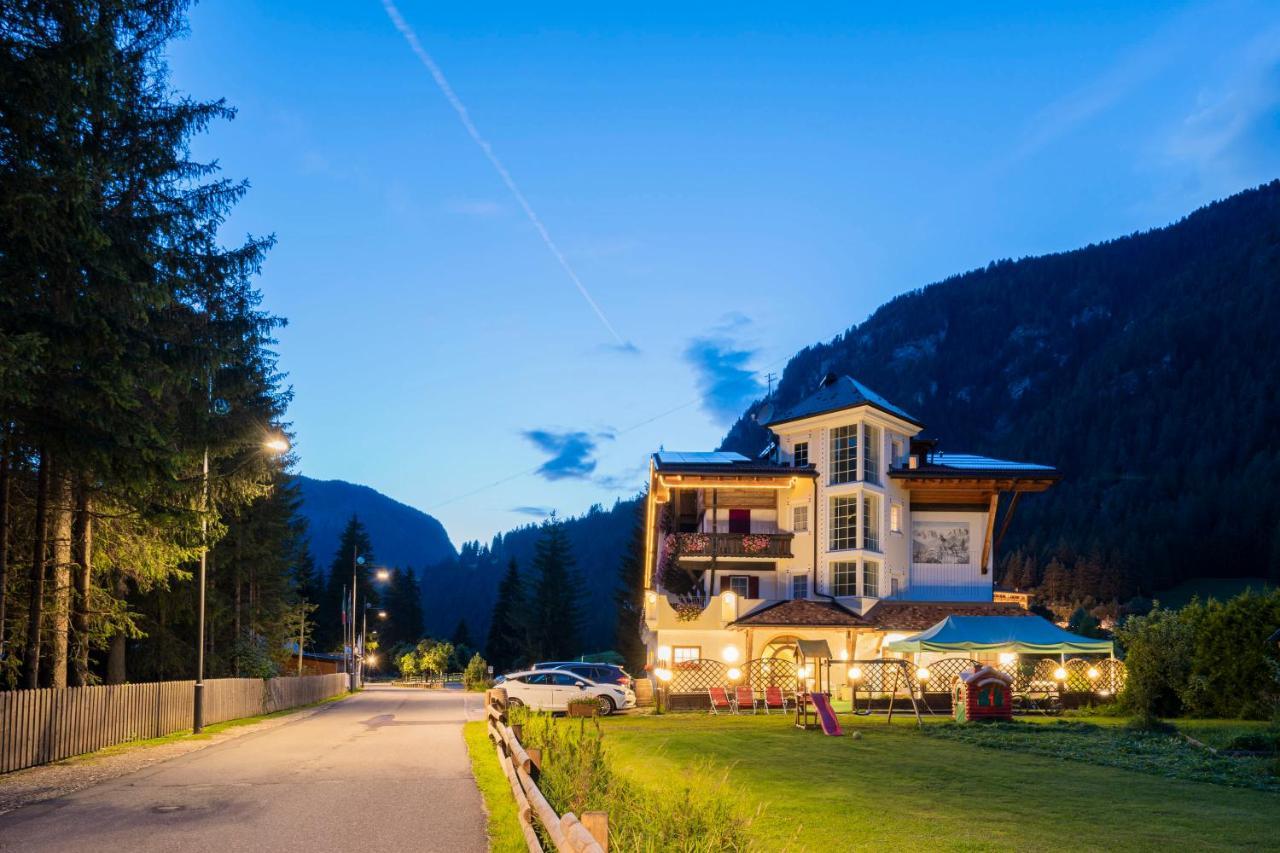 Chalet Pineta Relax Location Canazei Kültér fotó